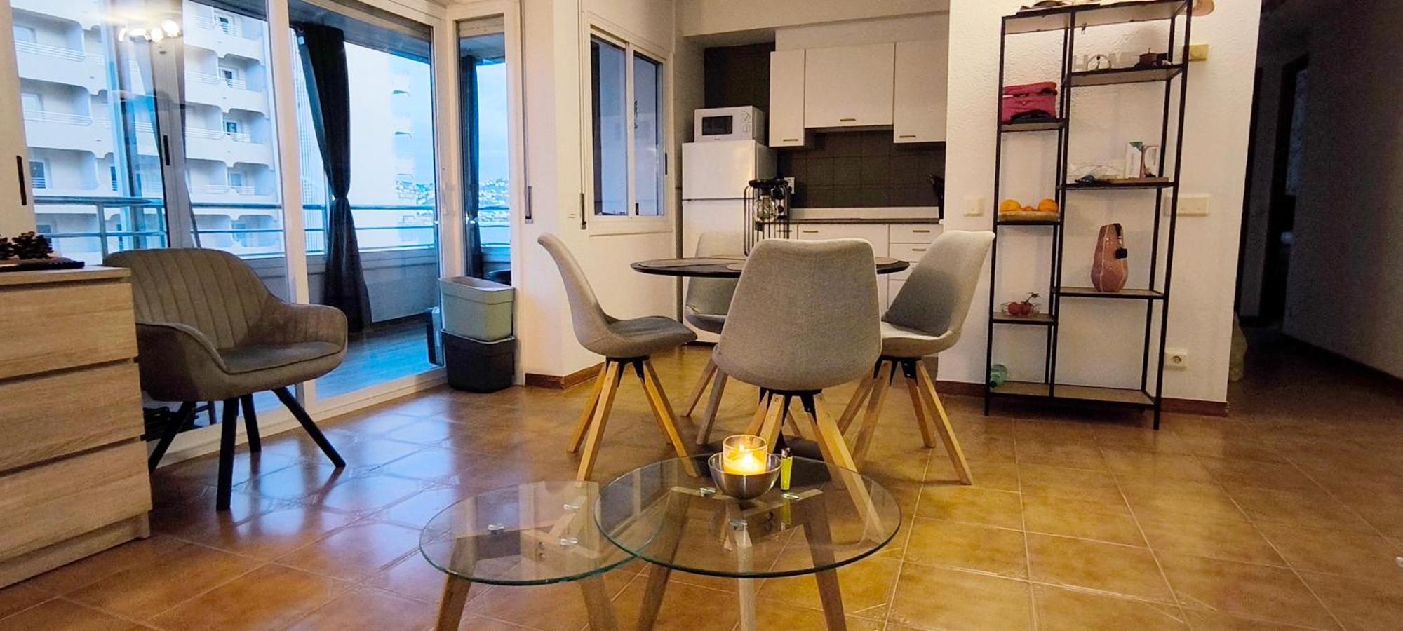 Spacieux Appartement Rose Front Mer Et Piscine Roses Exterior photo